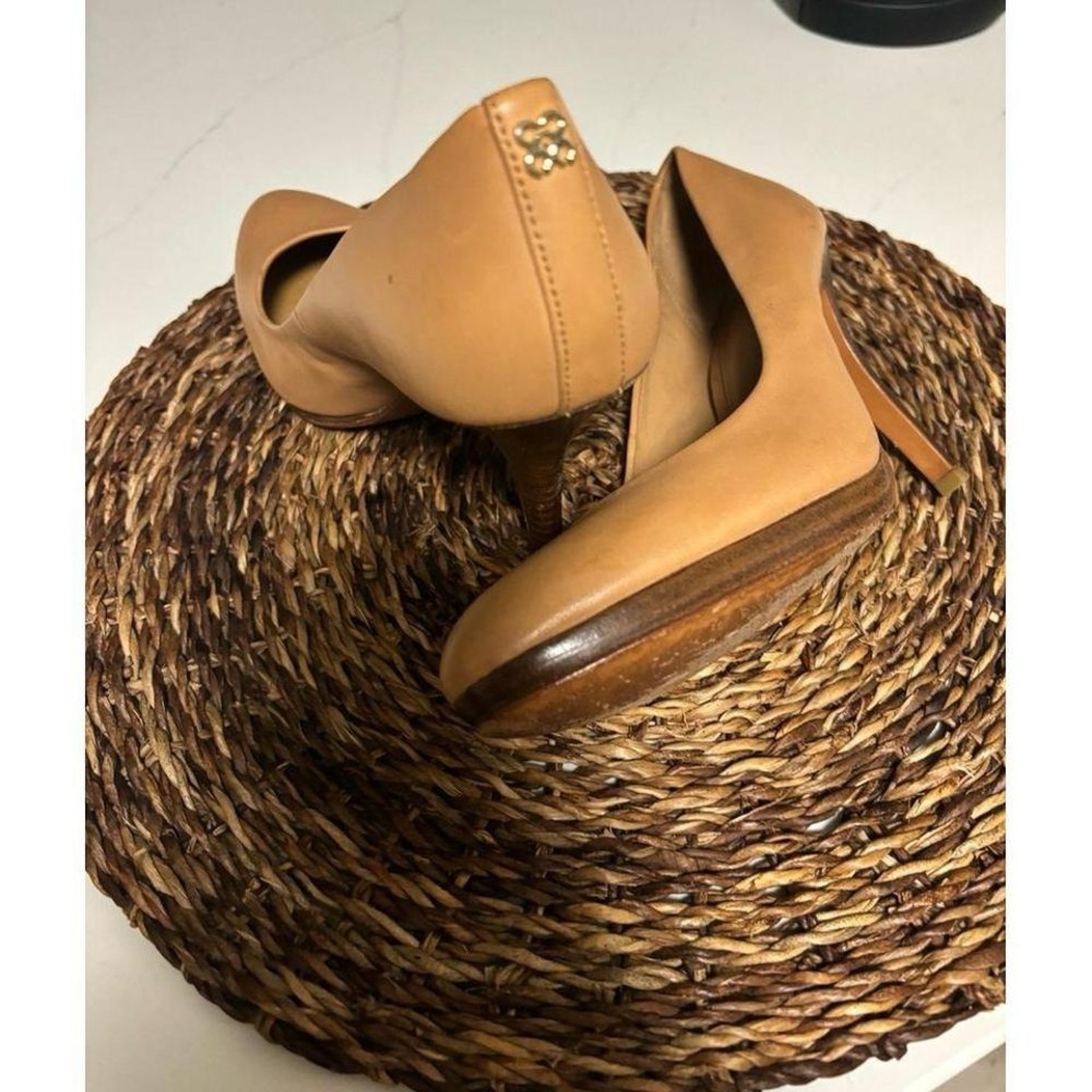 Coach tan heels size 8.5 - Picture 4 of 7